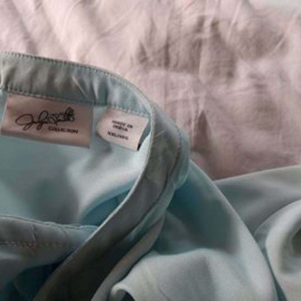 Blouse - Picture 2 of 3